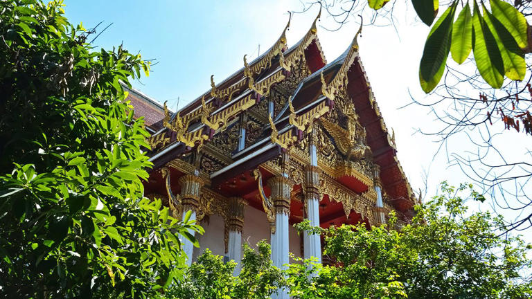 ฝันเห็นวัด 2566