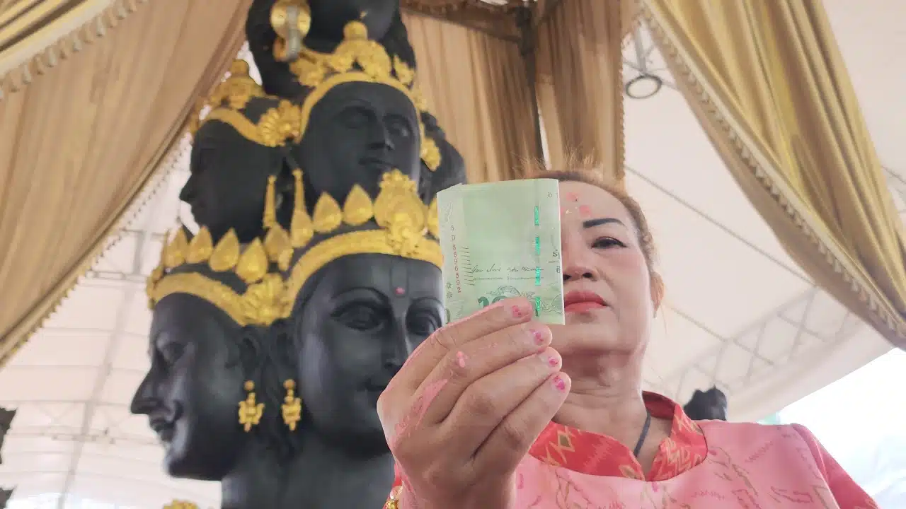 เลขเงินขวัญถุงพระตรีมูรติ 1-6-66