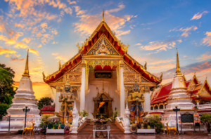 วัดอินทาราม จังหวัดพระนครศรีอยุธยา ไหว้หลวงพ่อธรรมจักรขจัดภัย เสริมสิริมงคล